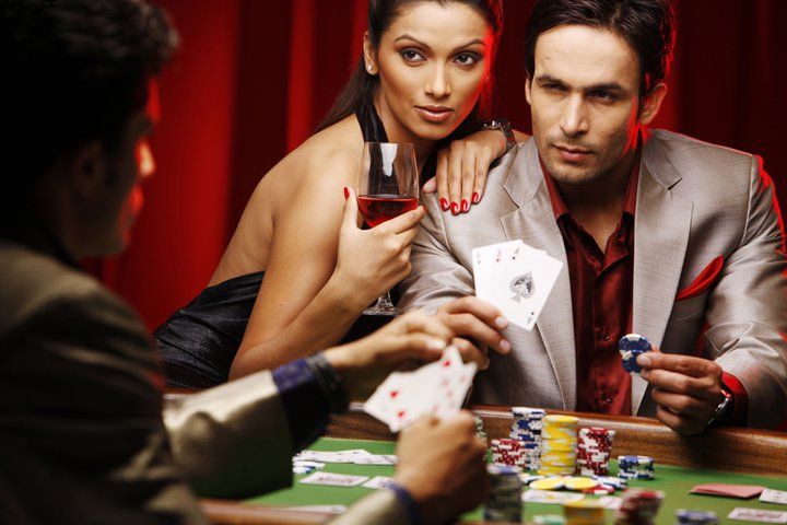 Live Mega Sevens dealer stream on kelincilaut platform showing seven-card hand progression